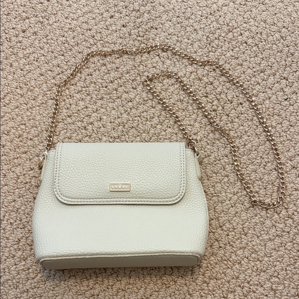 Cream Crossbody Bag with gold chain